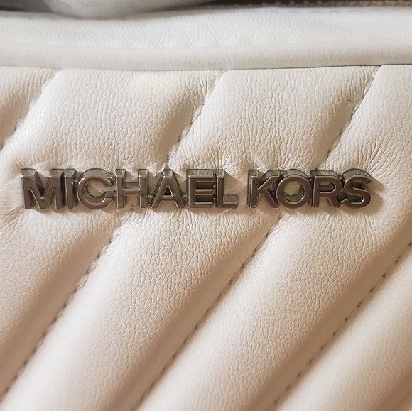 Michael kors  Rose Quilted Convertible Bag - Picture 4 of 6